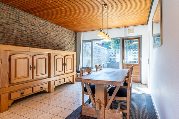 Foto - Te koop: Semi bungalow met veel woonoppervlakte gelegen in Haanrade